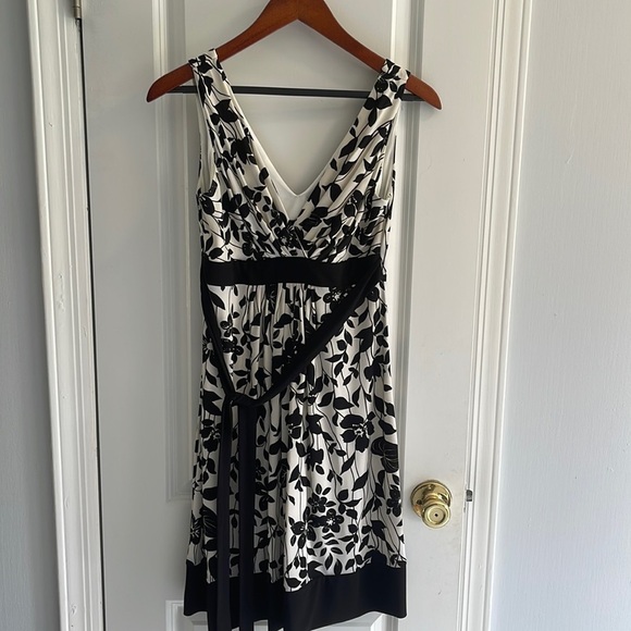 B Darlin Dresses & Skirts - B. Darling women’s sleeveless dress